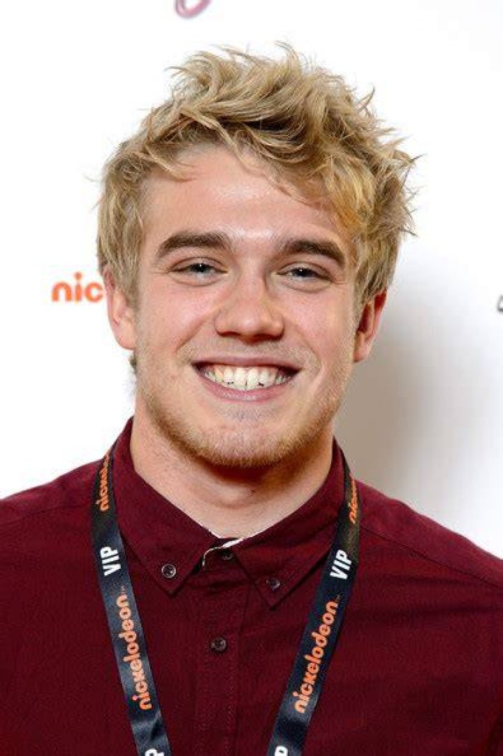 Bobby Lockwood Age, Weight, Height, Measurements