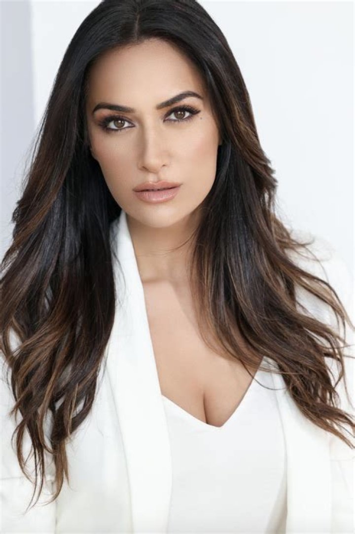 Donna Feldman Bra Size, Age, Weight, Height, Measurements