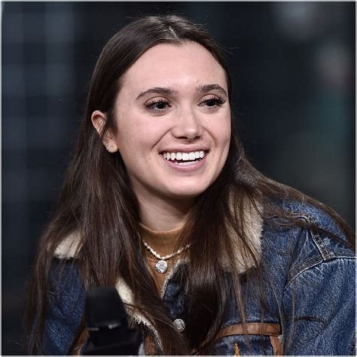 Hannah Meloche Net Worth & Earnings (2024)