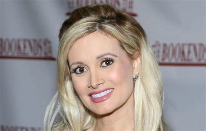 Holly Madison – Height, Weight, Bra Size, Measurements & Bio